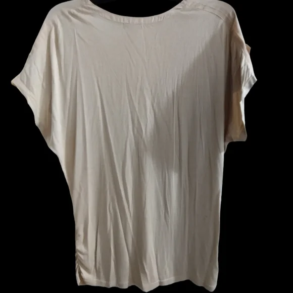 ♥️ 💙 2/$10 Women's Tan Venus shirt Size Large - Picture 7 of 7